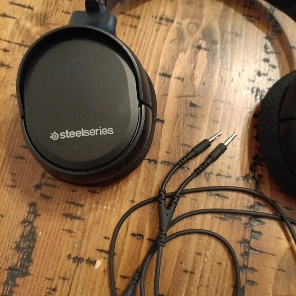 SteelSeries  Wired HeadphonesGaming Headset - A1